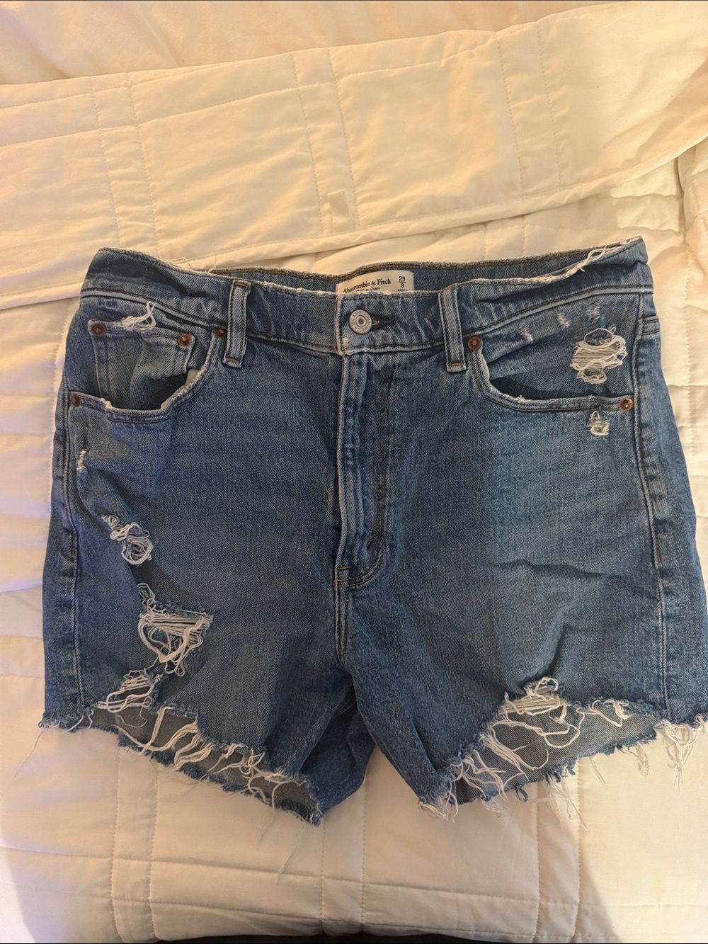 Abercrombie and Fitch 4” Mom Short High Rise